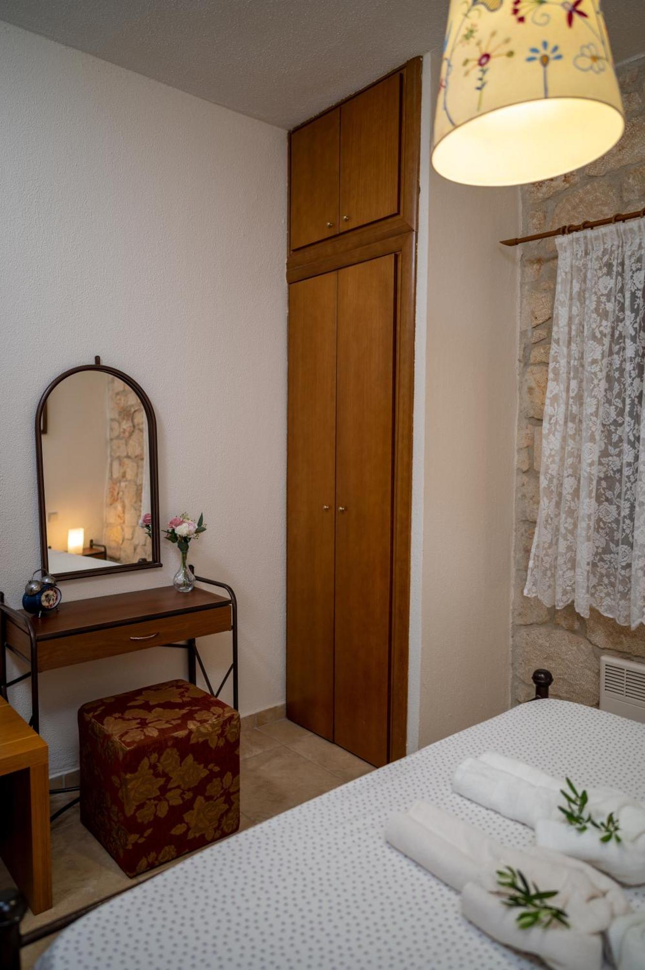 Jordan'S Stone House Villa Siviri Eksteriør billede