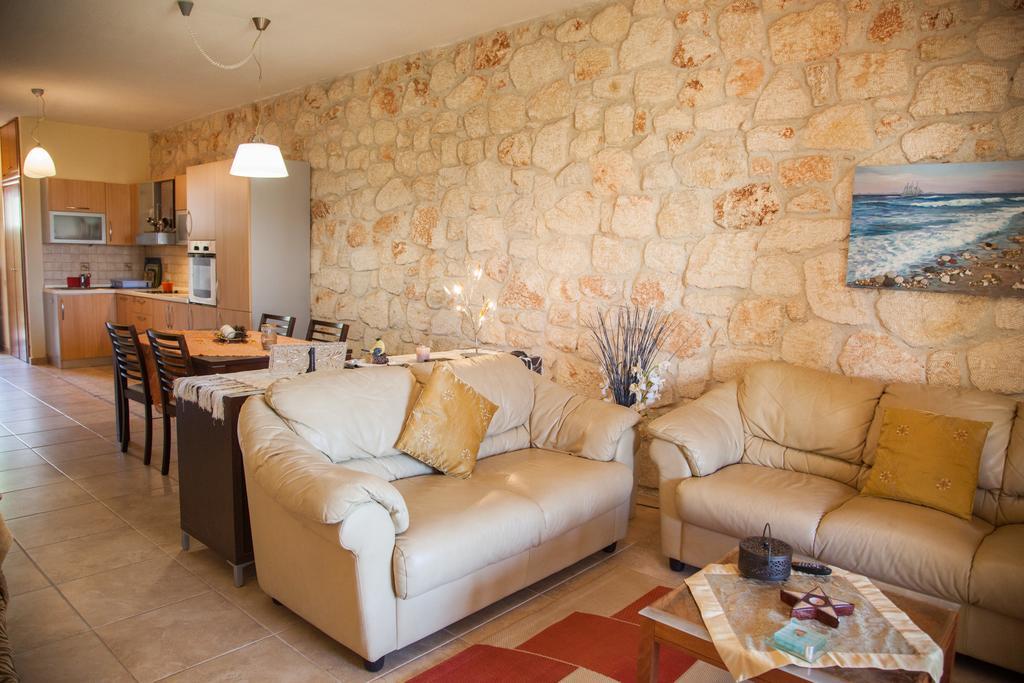 Jordan'S Stone House Villa Siviri Eksteriør billede