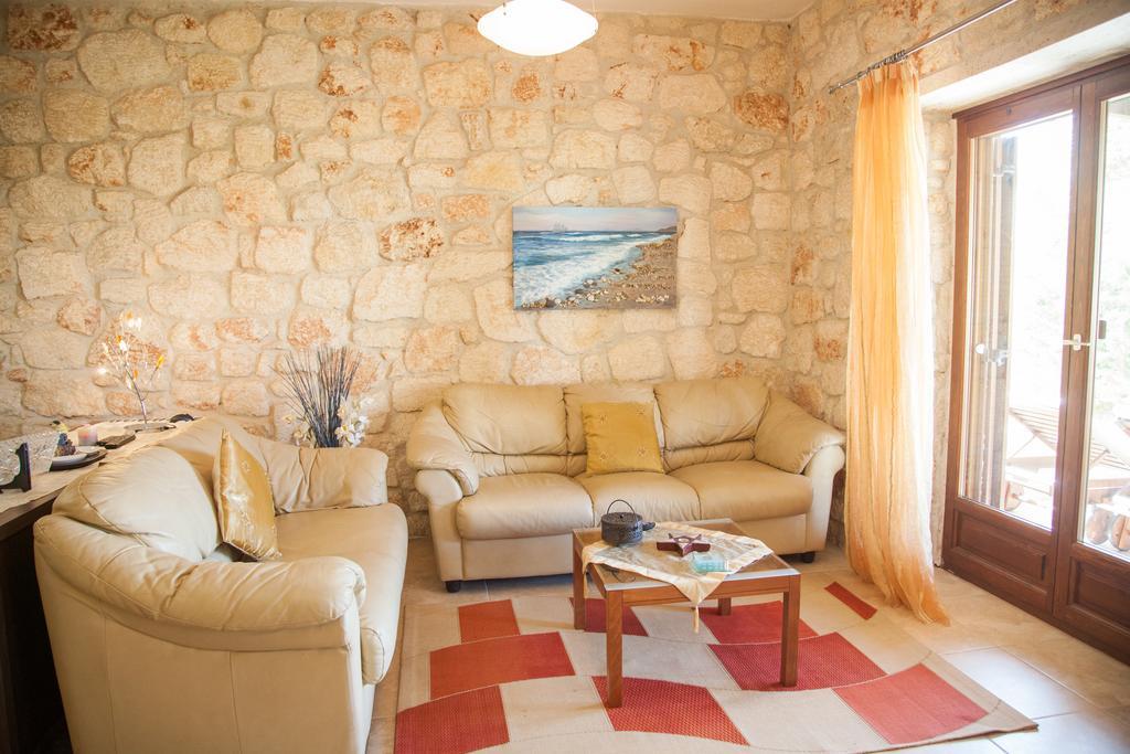 Jordan'S Stone House Villa Siviri Eksteriør billede